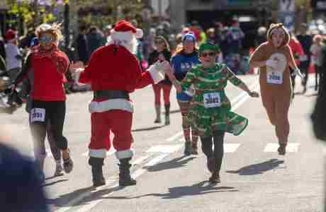 Blue Back Mitten Run in West Hartford on 3 Dec