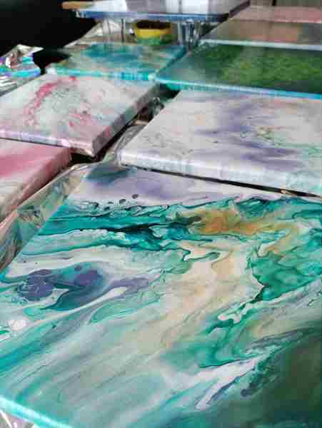 Beginner Friendly Paint Pouring Workshop! In-Person in Canada on 23 Dec