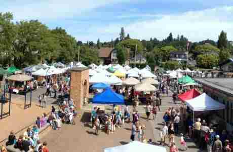 Moss Street Farmers Market in Victoria on 4 May