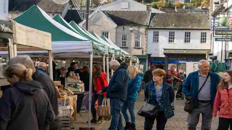 Hallcrest Holiday Market in Felton on 1 Dec