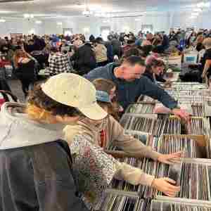 The Toms River Record Riot! 15,000 vinyl records in ONE ROOM! Sun Jan 5th A GIGANTIC VINYL SALE! in Toms River on 5 Jan