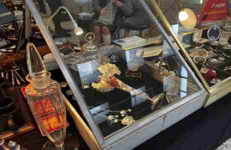 Heritage Antique Market at Centerpoint Mall in Toronto on 1 Jan